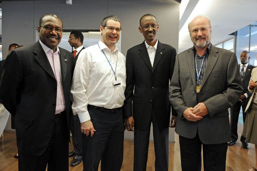 Dr Hamadoun Touré, ITU Secretary-General and Vice-Chair of the Broadband Commission for Digital Development; H.E. Mr Paul Kagame, President of Rwanda, Co-chair of the Broadband Commission for Digital Development; and participants of the First Broadband Commission of Digital Development meeting